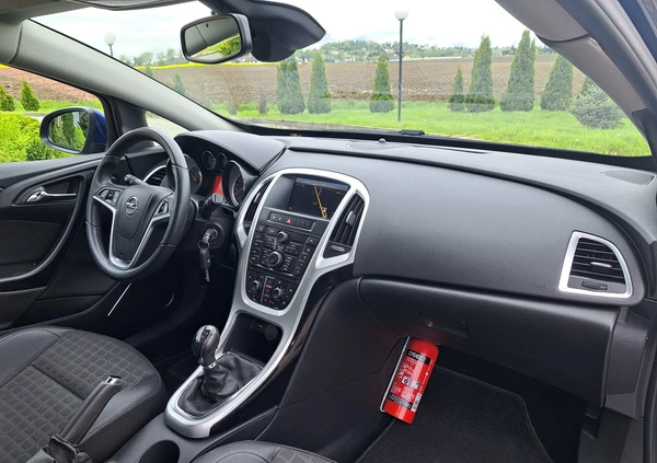 Opel Astra cena 39800 przebieg: 147524, rok produkcji 2014 z Bochnia małe 667